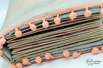 CARTE, FUSTELLE E TIMBRI A VOLONTA'. ECCO L'ALBUM DI MEL.