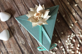 CHRISTMAS FLOWER. NON E' SEMPRE NATALE!